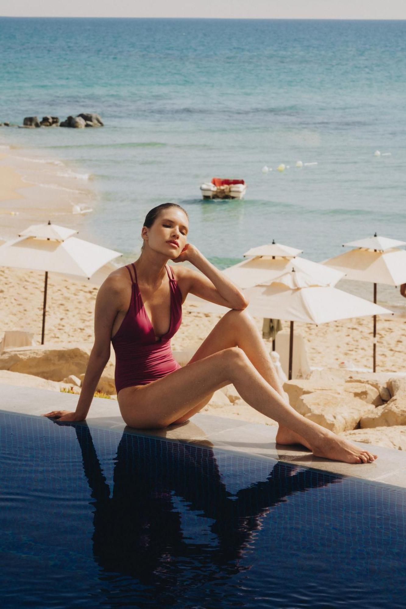 La Badira - Adult Only Hotel Hammamet Exterior foto A woman wearing a one-piece swimsuit